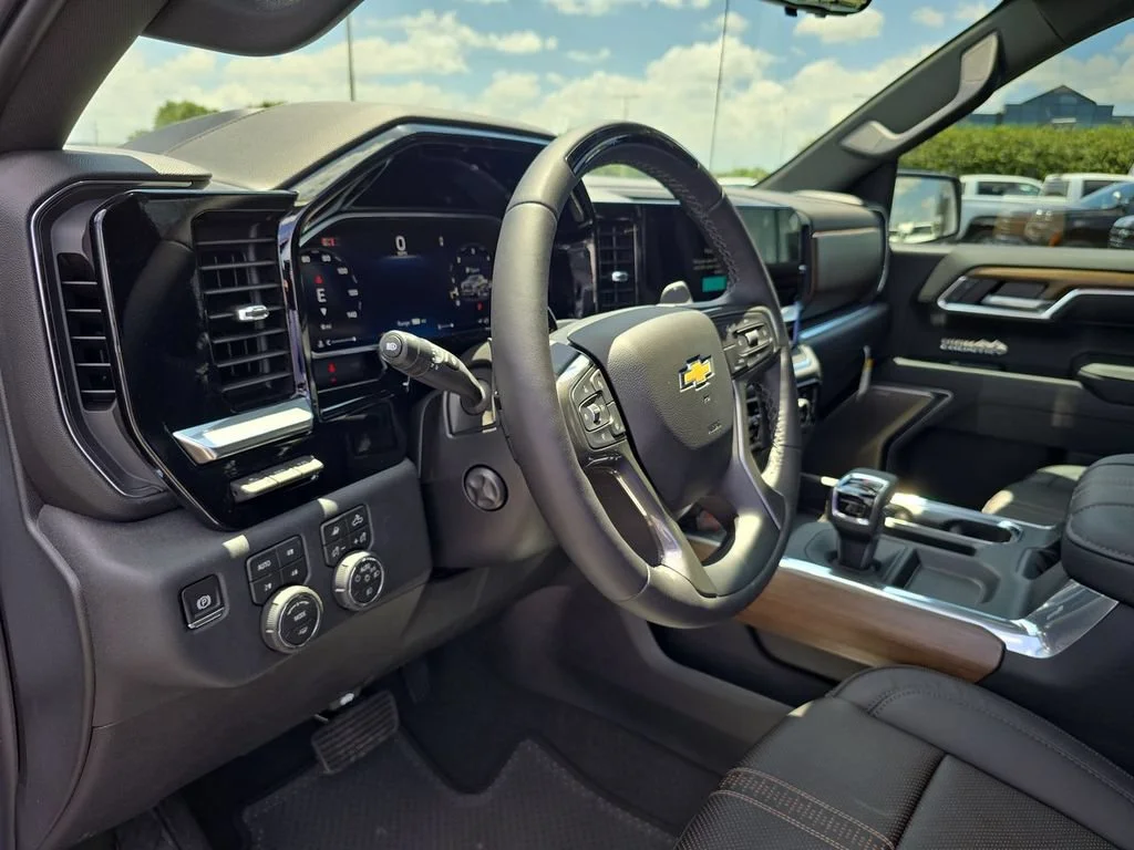 New 2026 Polar White Tricoat Chevrolet High Country image 16