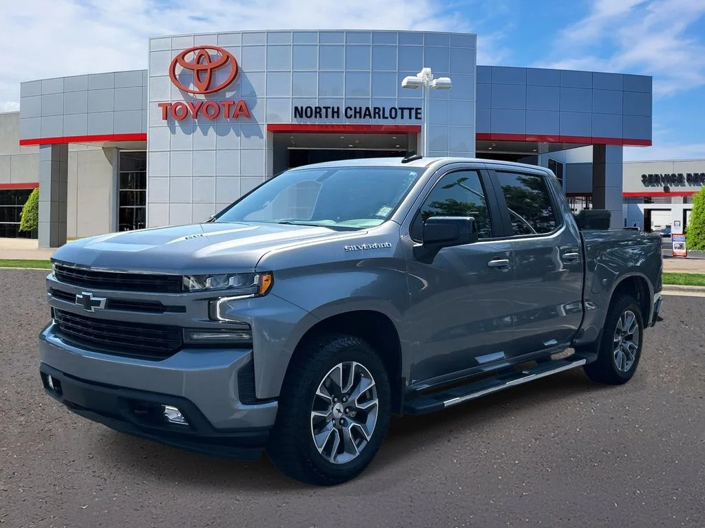 Used 2021 Gray Chevrolet RST image 3