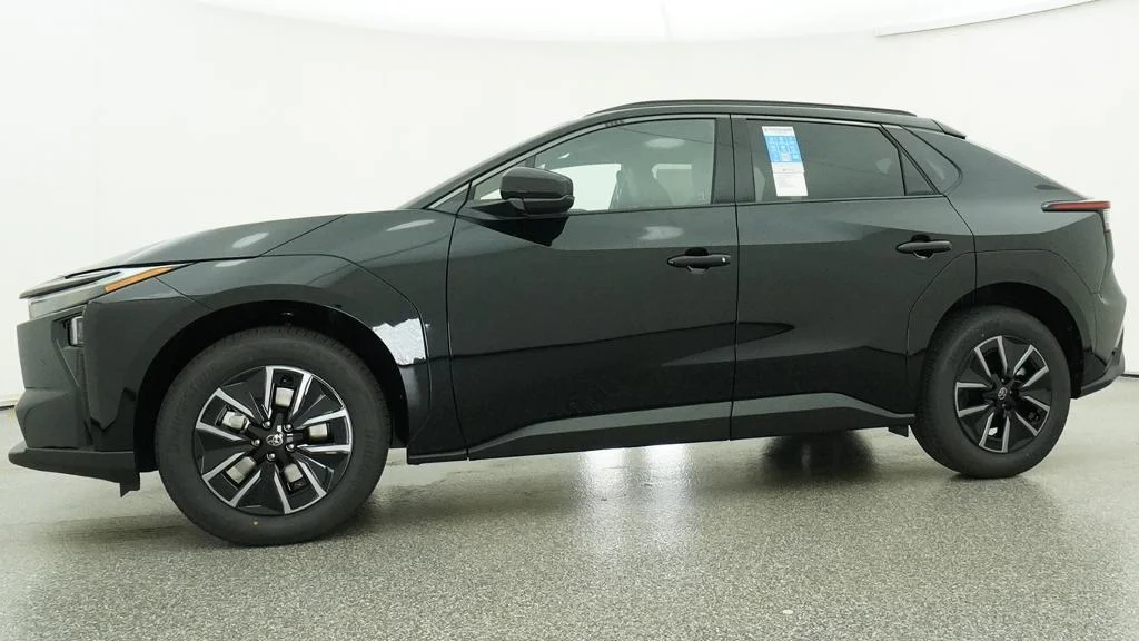 New 2026 Midnight Black Metallic Toyota XLE image 47