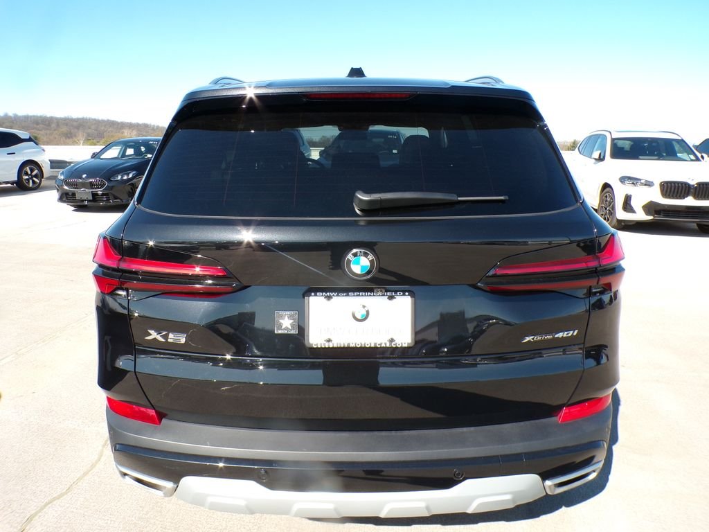Certified Used 2026 Black Sapphire Metallic BMW xDrive40i image 5
