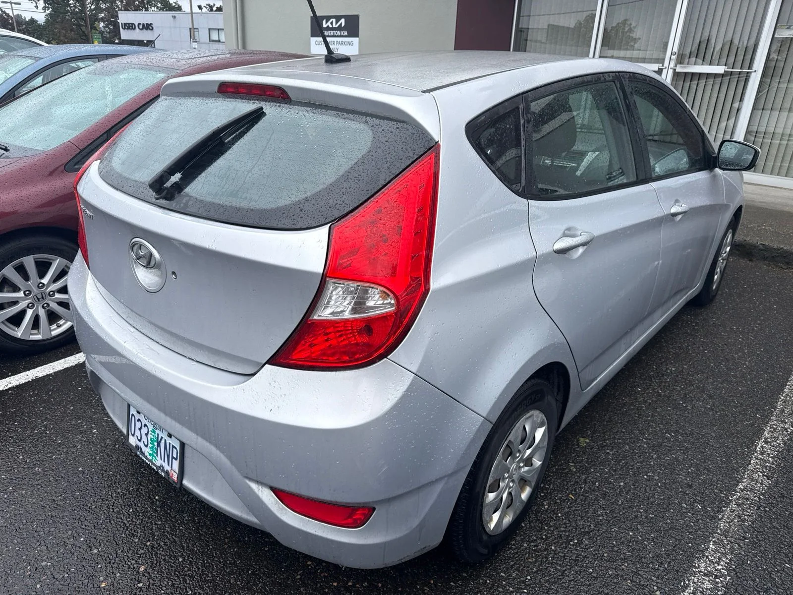 Used 2016 Silver Metallic Hyundai SE image 3