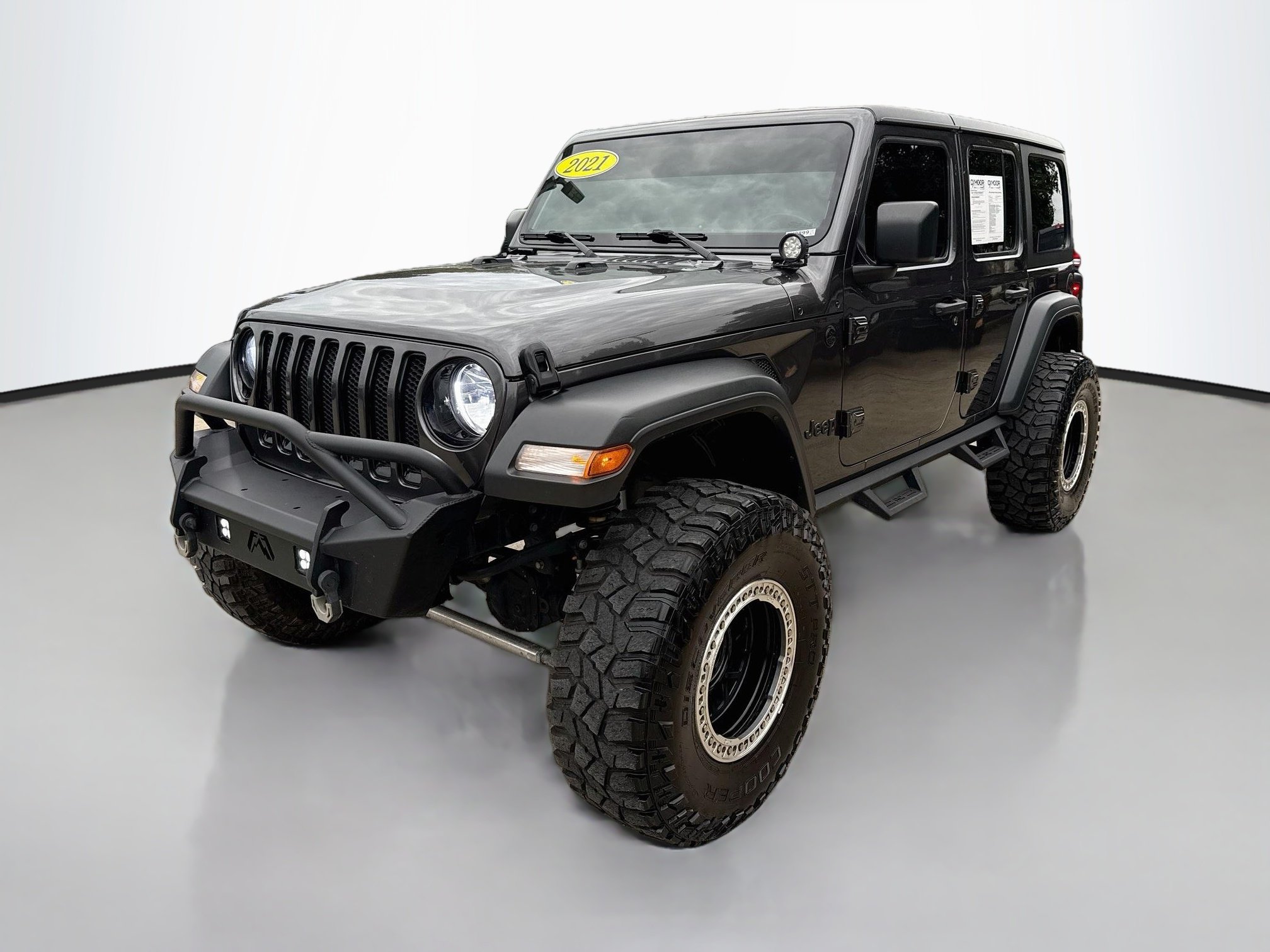 Used 2021 Granite Crystal Metallic Clearcoat Jeep Unlimited Sport Altitude image 3