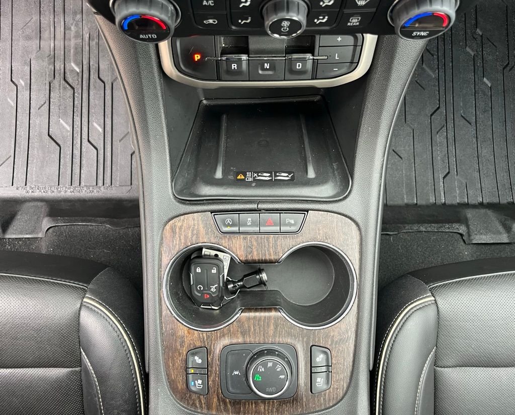 Used 2022 Hunter Green GMC Denali image 25