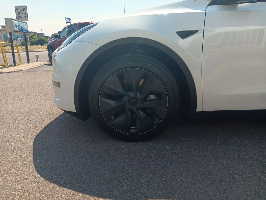 Used 2024  Tesla Long Range image 27