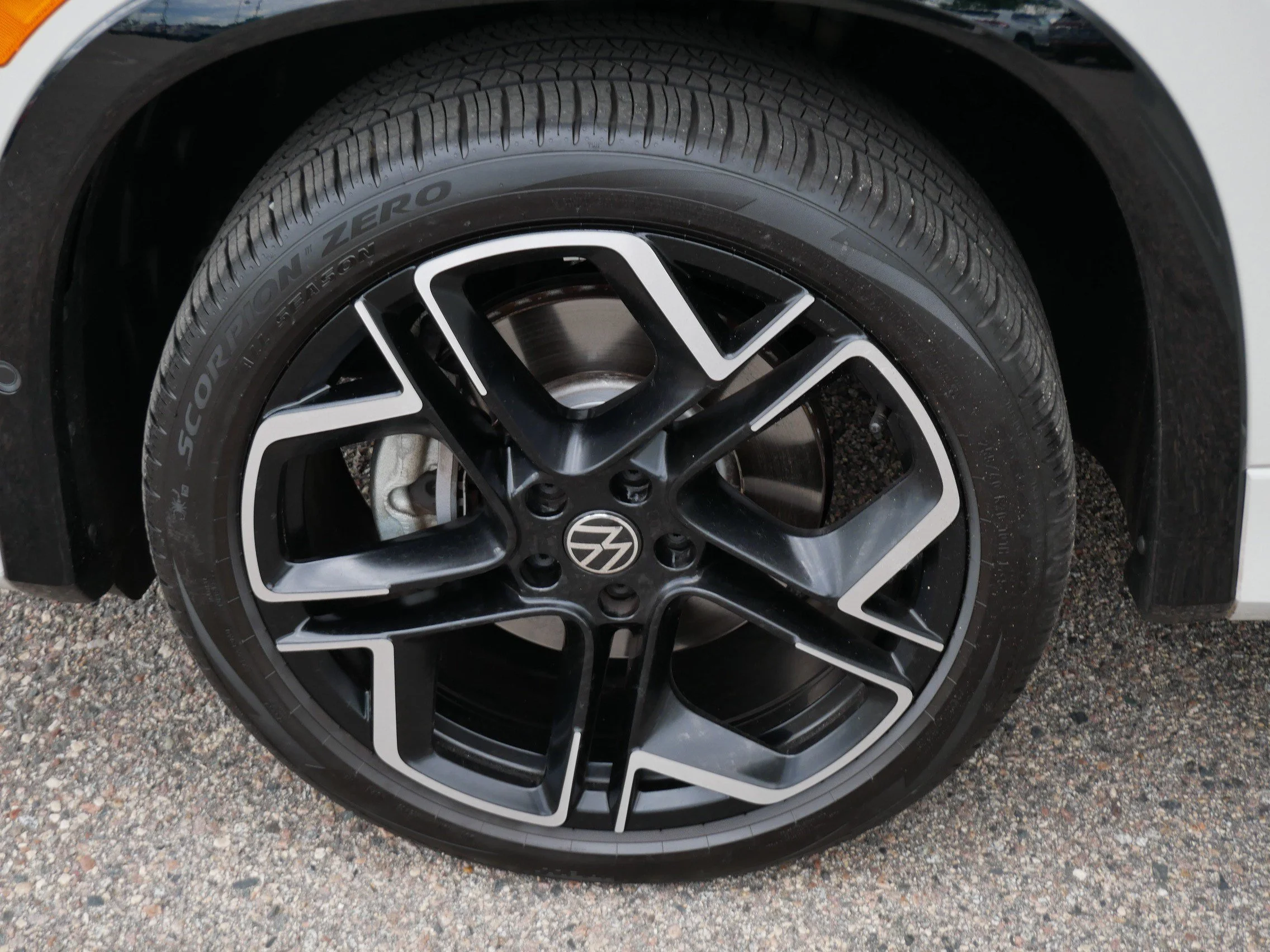 Used 2025 Sandstone Volkswagen SEL R-Line image 15