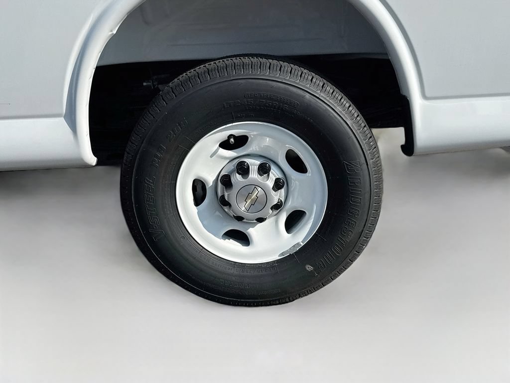 2026 Chevrolet Express Cargo Work Van - Photo 32