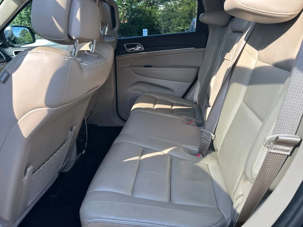 Used 2019 Red Jeep Limited image 20