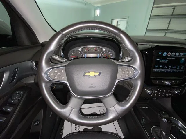 Used 2019 Silver Chevrolet Premier image 14