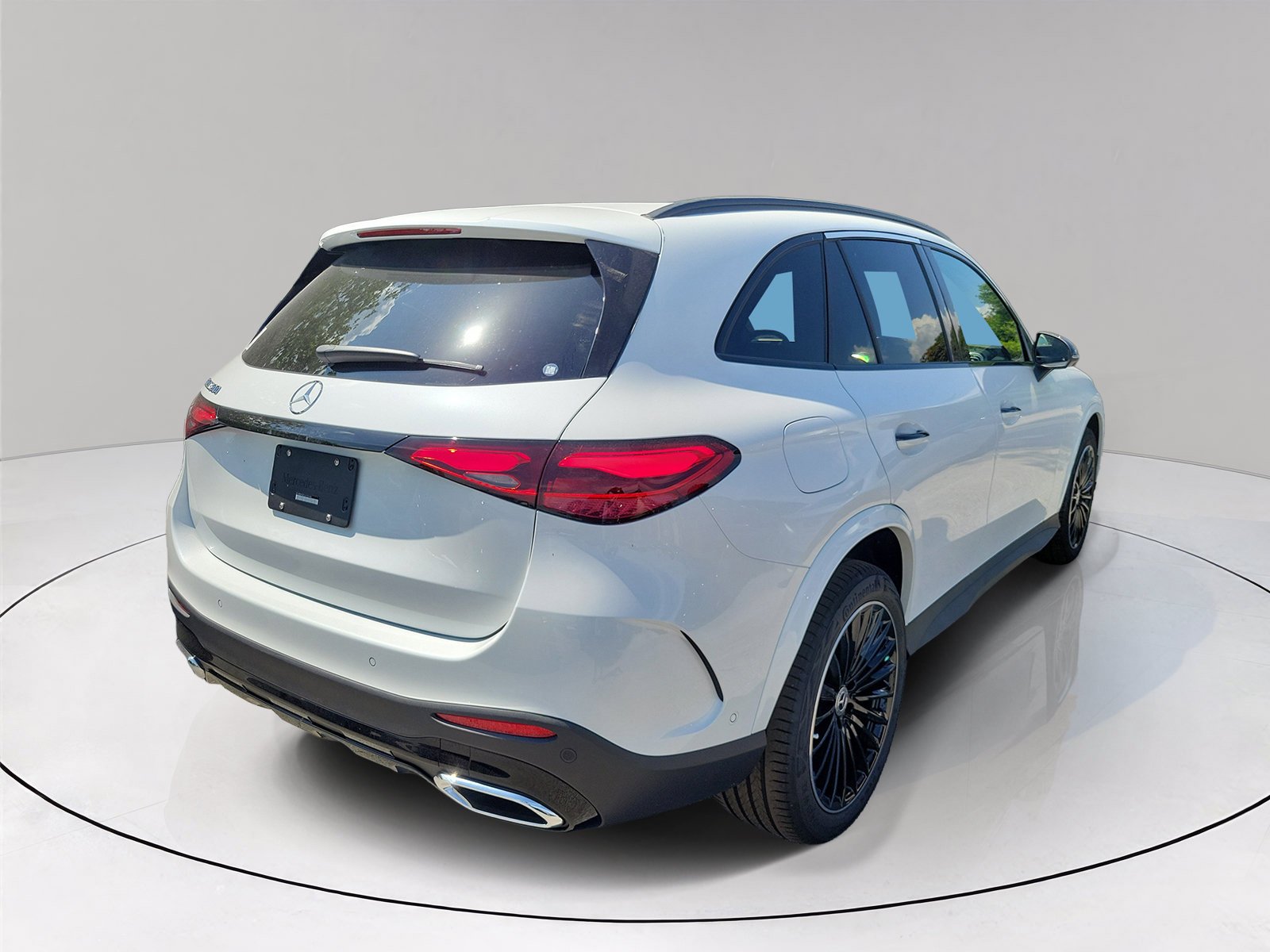 New 2027 MANUFAKTUR Moonlight White Metallic Mercedes-Benz GLC 300 image 35