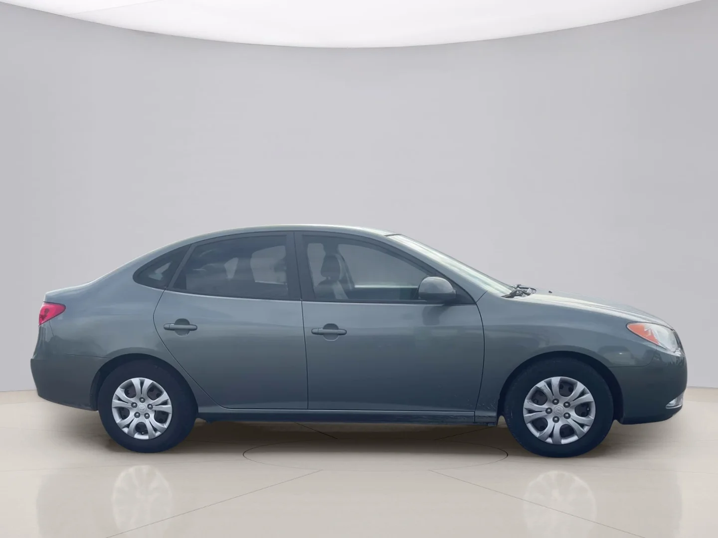 Used 2010 Gray Hyundai GLS image 6