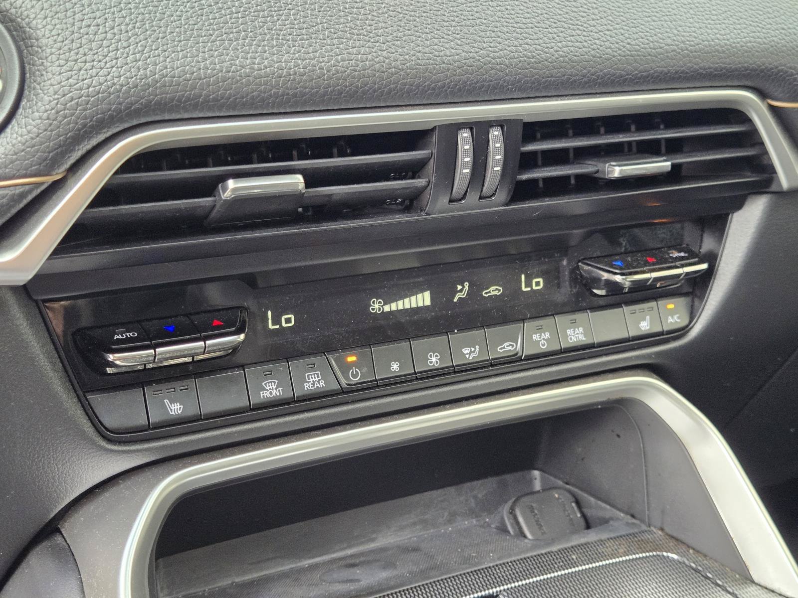 Used 2025 Rhodium White Premium Mazda Preferred Package image 32