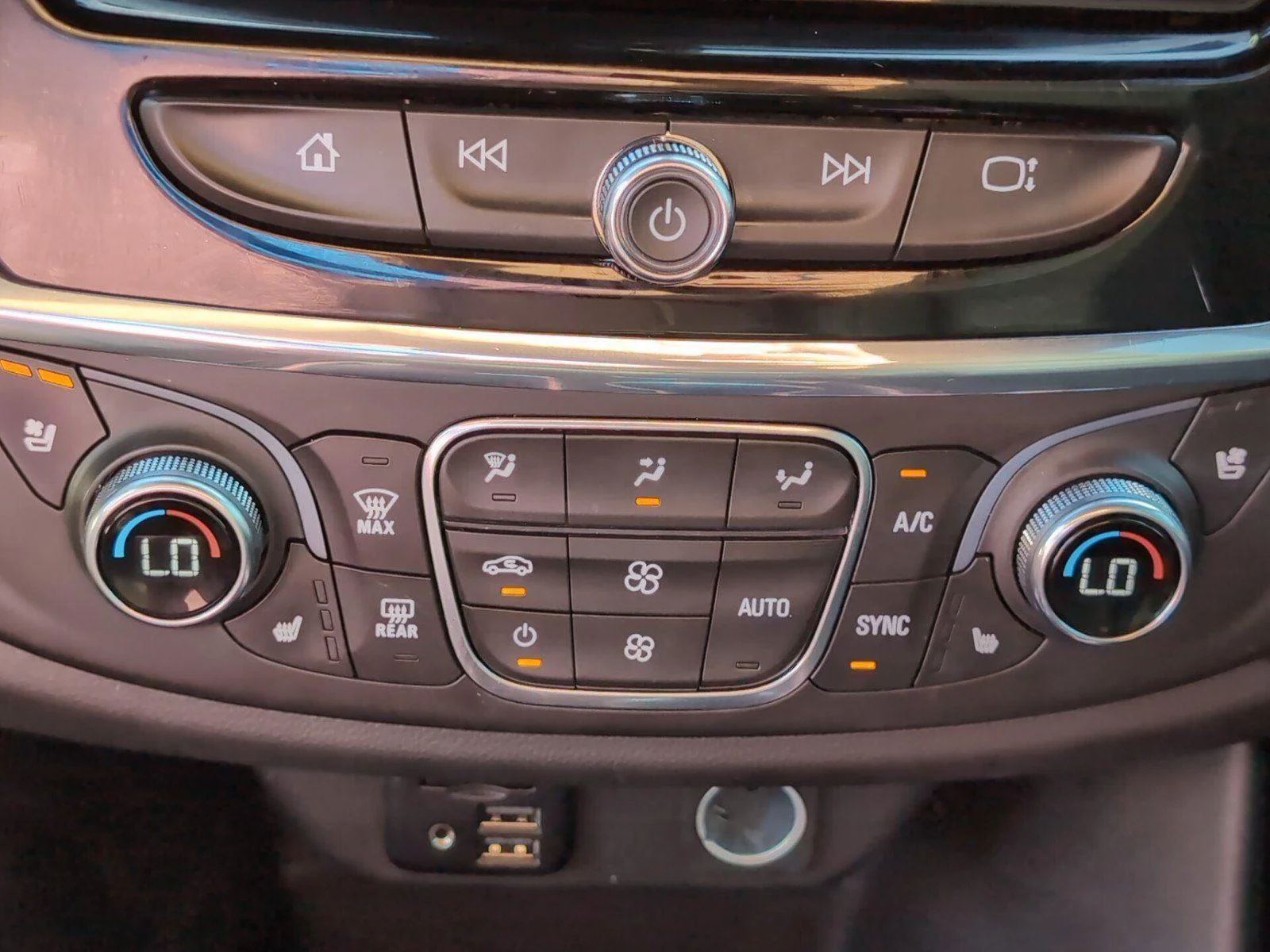 Used 2023 Sterling Gray Metallic Chevrolet Premier image 21