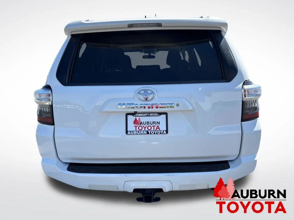 Used 2017 Super White Toyota SR5 image 6