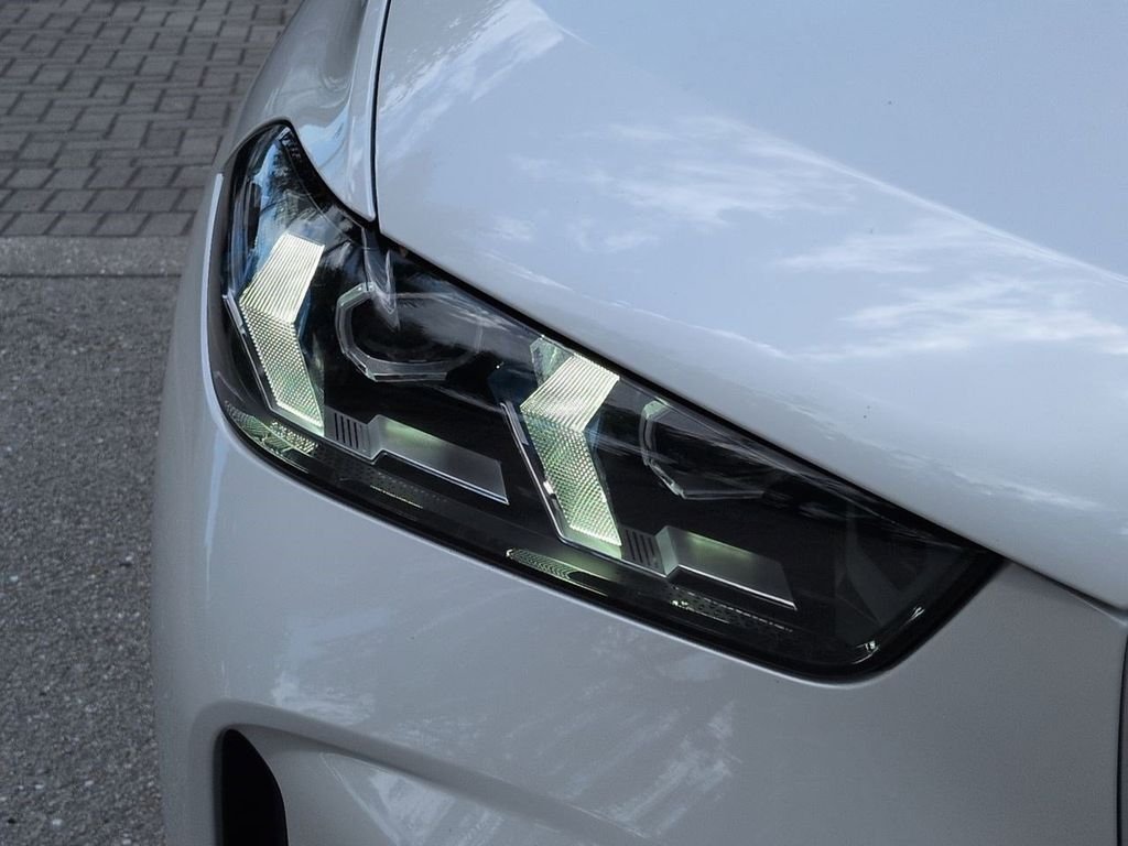 New 2026 Mineral White Metallic BMW xDrive50e image 10
