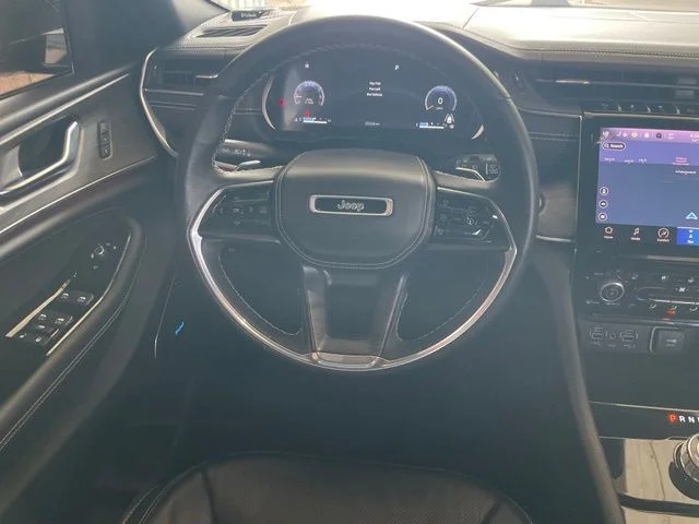 Used 2022 Black Jeep Overland image 17