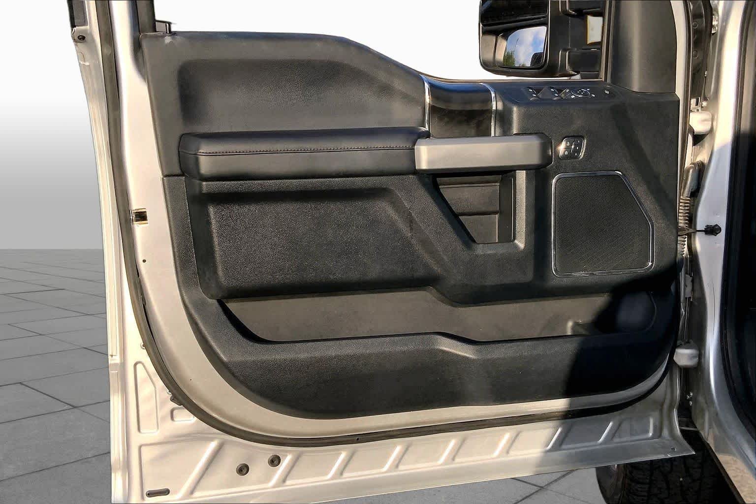 Used 2018 Ingot Silver Metallic Ford Platinum image 22