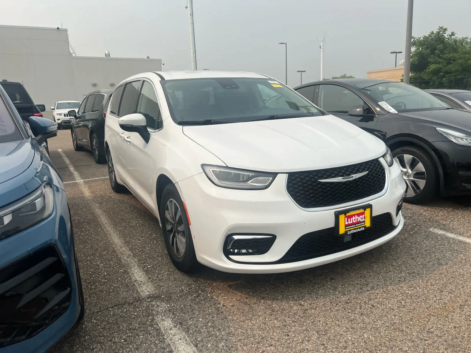 Used 2023 Chrysler Pacifica Hybrid Touring L with VIN 2C4RC1L75PR622008 for sale in Brooklyn Center, Minnesota