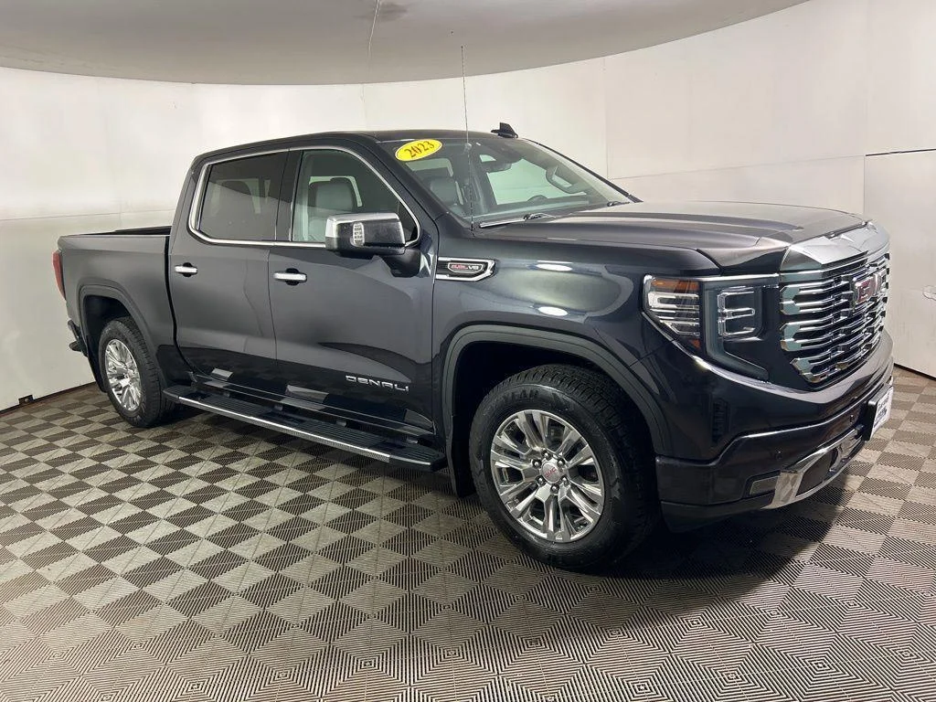 Used 2023 Titanium GMC Denali image 6