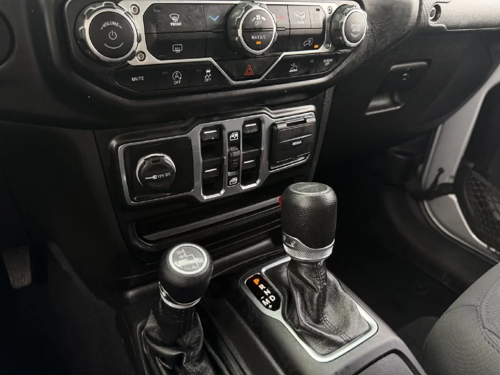 Used 2023 Silver Jeep Sport S image 20