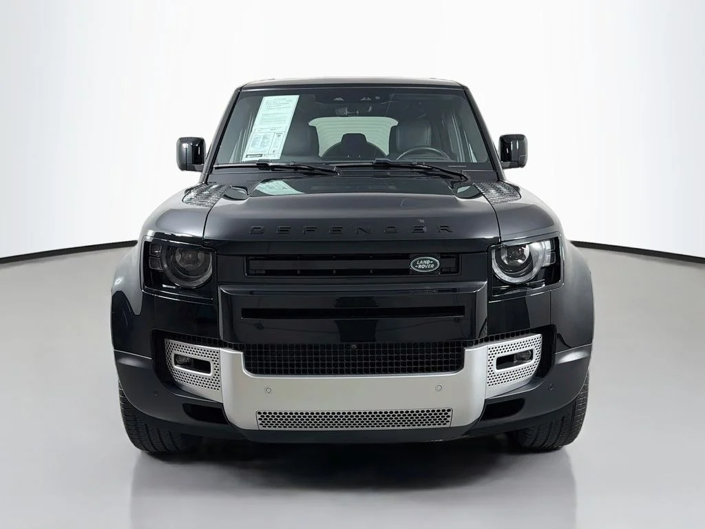 Used 2023 Black Land Rover SE image 2