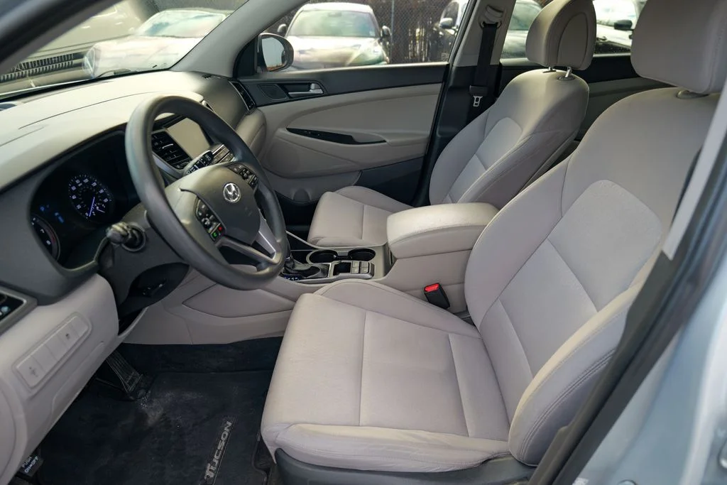 Used 2018 Molten Silver Hyundai SEL image 19