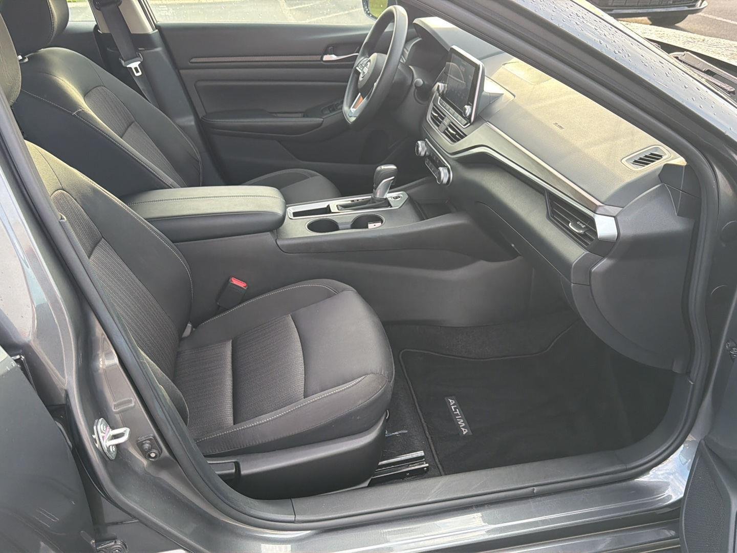 2025 Nissan Altima SV - Photo 13