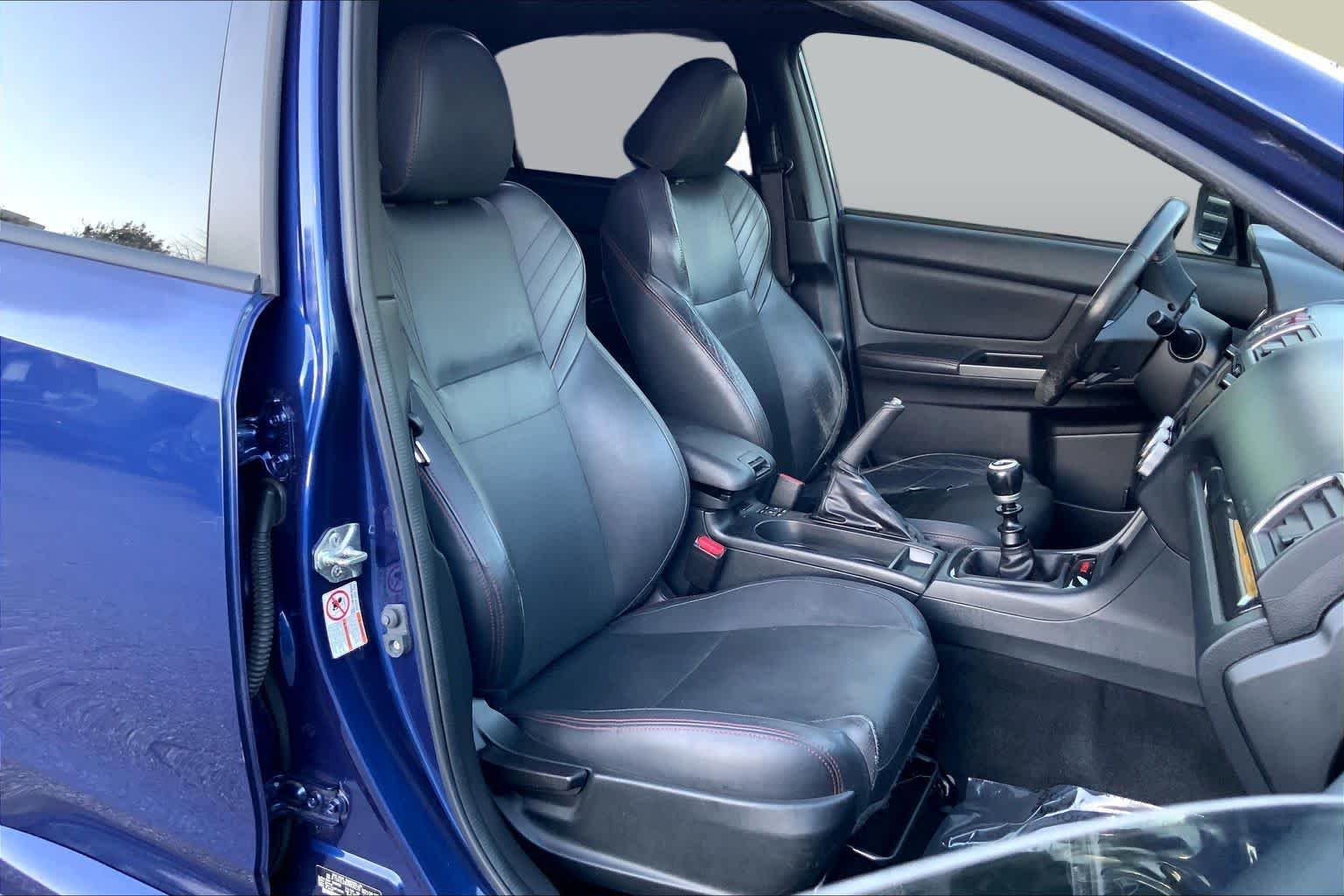 Used 2016 Lapis Blue Pearl Subaru Limited image 7