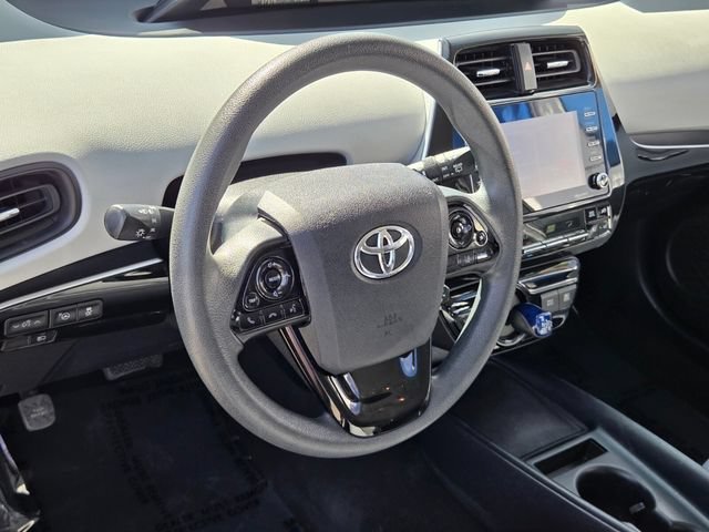 2021 Toyota Prius LE - Photo 18