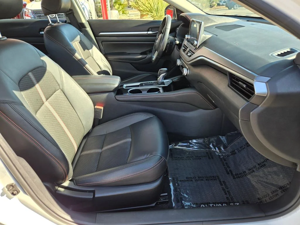 2024 Nissan Altima SR - Photo 18