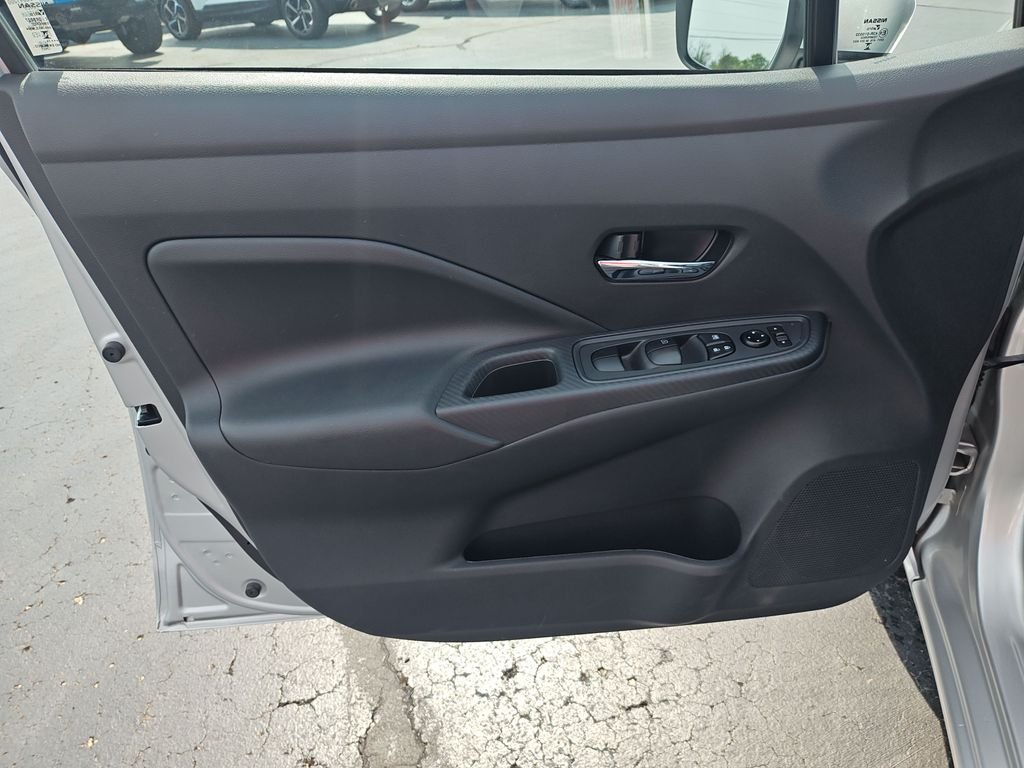 Used 2025 Silver Nissan 1.6 SV image 12