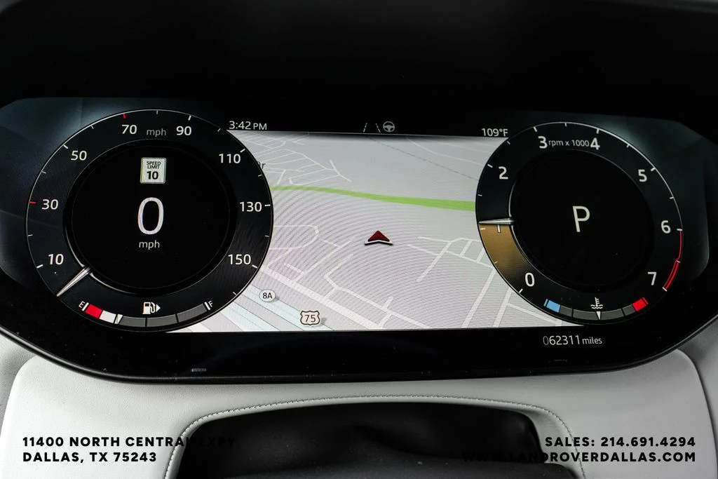 Used 2023 Fuji White Land Rover SE image 21
