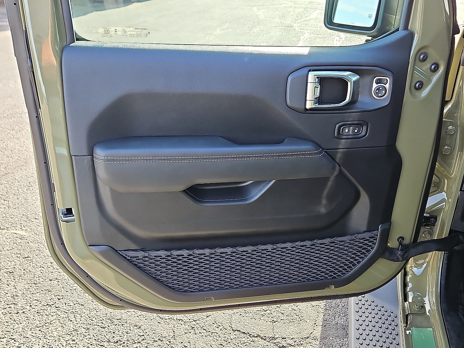 New 2026 41 Jeep 4-DOOR SAHARA image 13