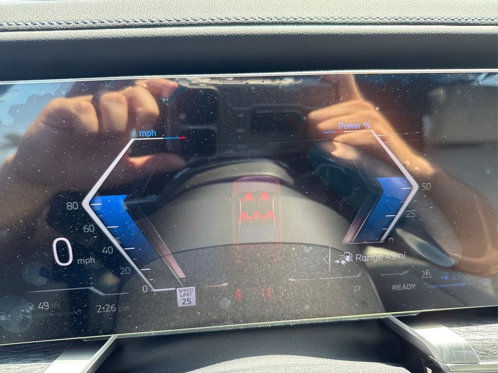 2025 BMW 7 Series 750e - Photo 22