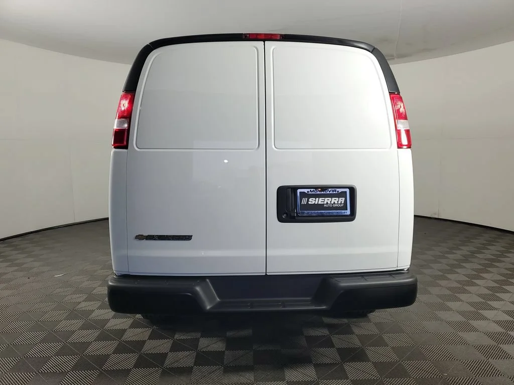 2025 Chevrolet Express Cargo Work Van - Photo 5