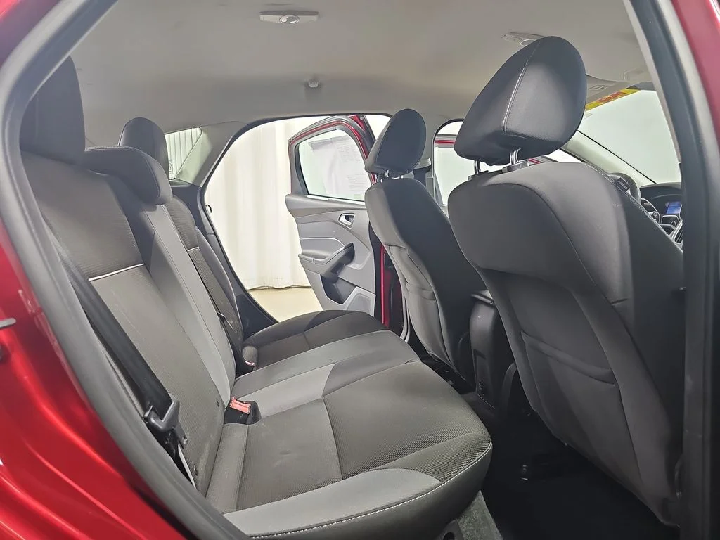 Used 2014 Red Ford SE image 14