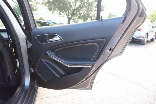 Used 2020 Gray Mercedes-Benz GLA 250 image 28