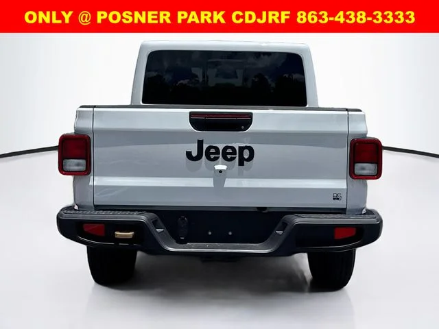 New 2026 Bright White Clear-Coat Exterior Paint Jeep  image 6