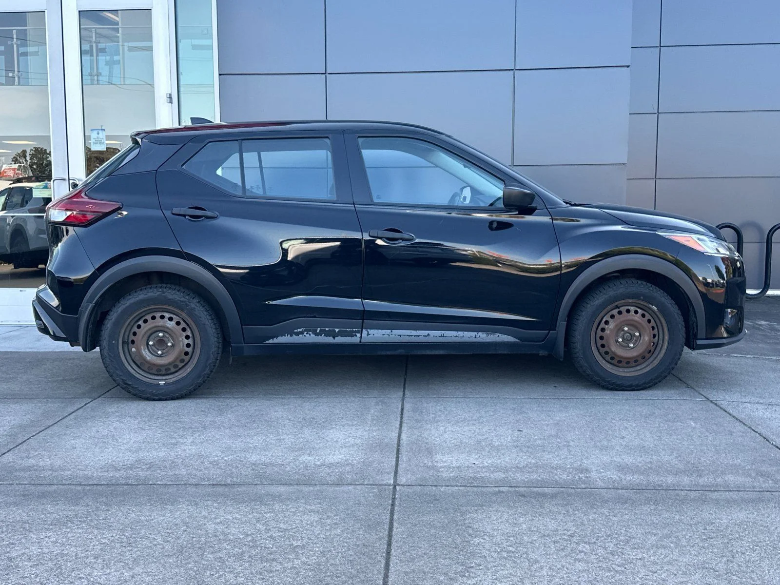 Used 2022 Super Black Nissan S image 2