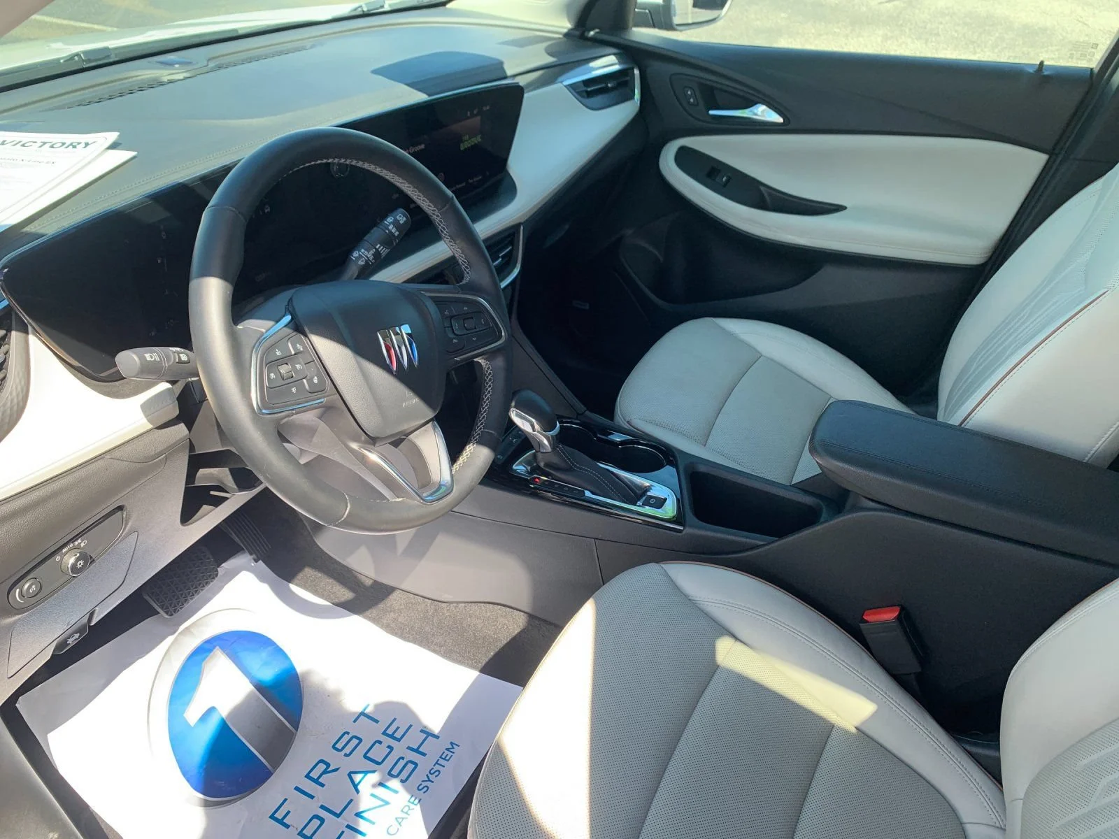 Used 2024 White Frost Tricoat Buick Avenir image 10