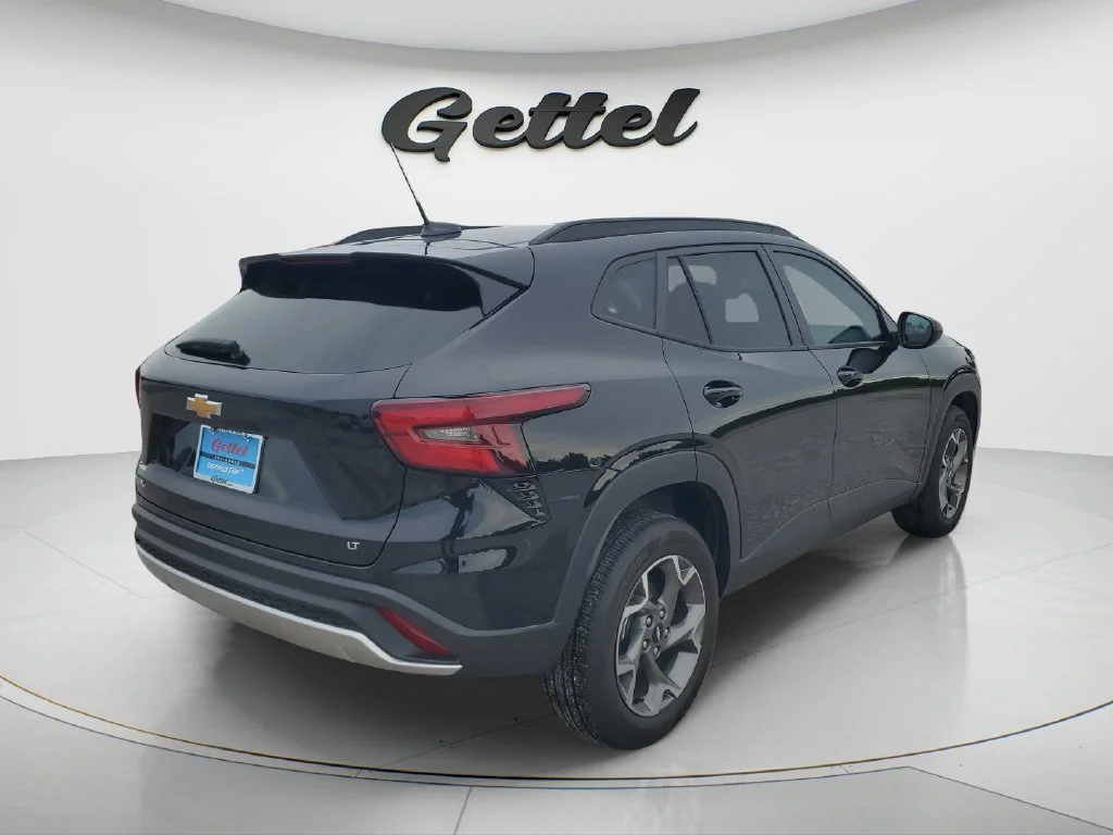 Used 2025 Mosaic Black Metallic Chevrolet LT image 5