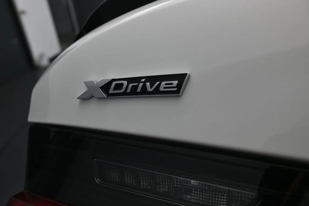 Used 2026 Alpine White BMW Competition image 40
