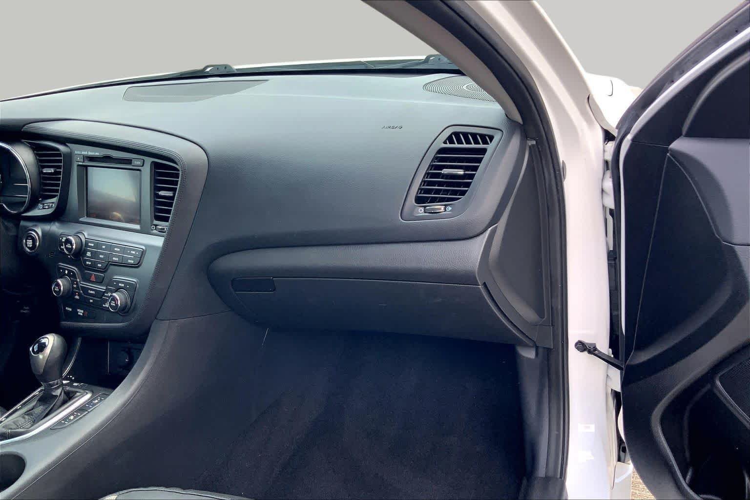 Used 2012 Snow White Pearl Kia SX image 14