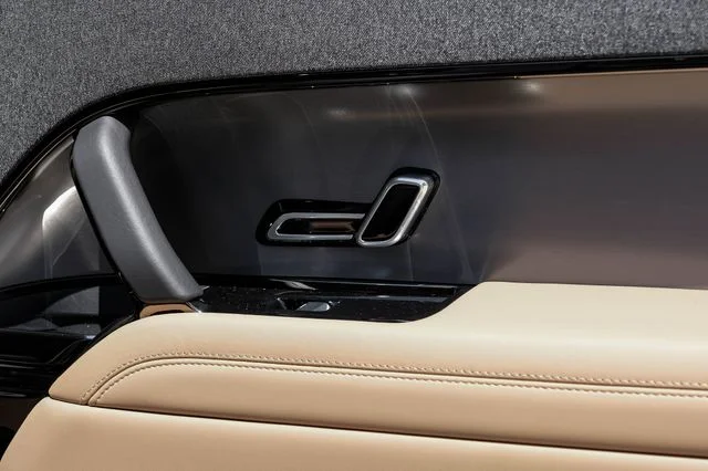 New 2026  Land Rover SE image 62