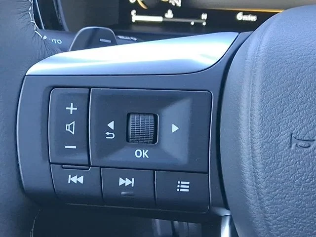 New 2026 2T RAD WHT INFINITI Sport AWD image 11