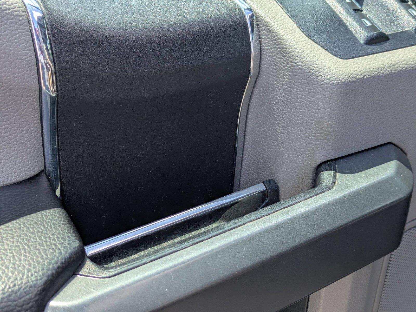 Used 2018 Magnetic Metallic Ford XLT image 12