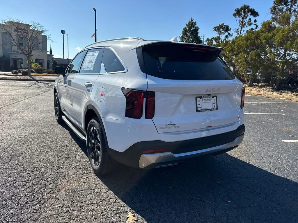 New 2026 White Kia S image 5
