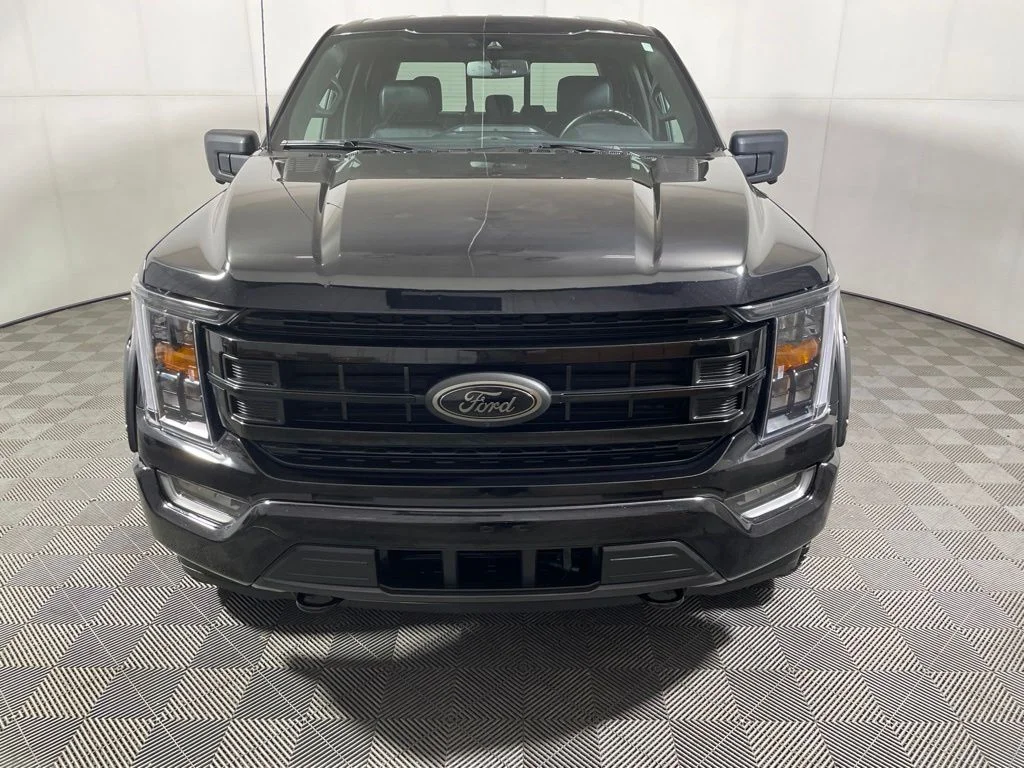 Used 2023 Agate Black Metallic Ford XLT image 3