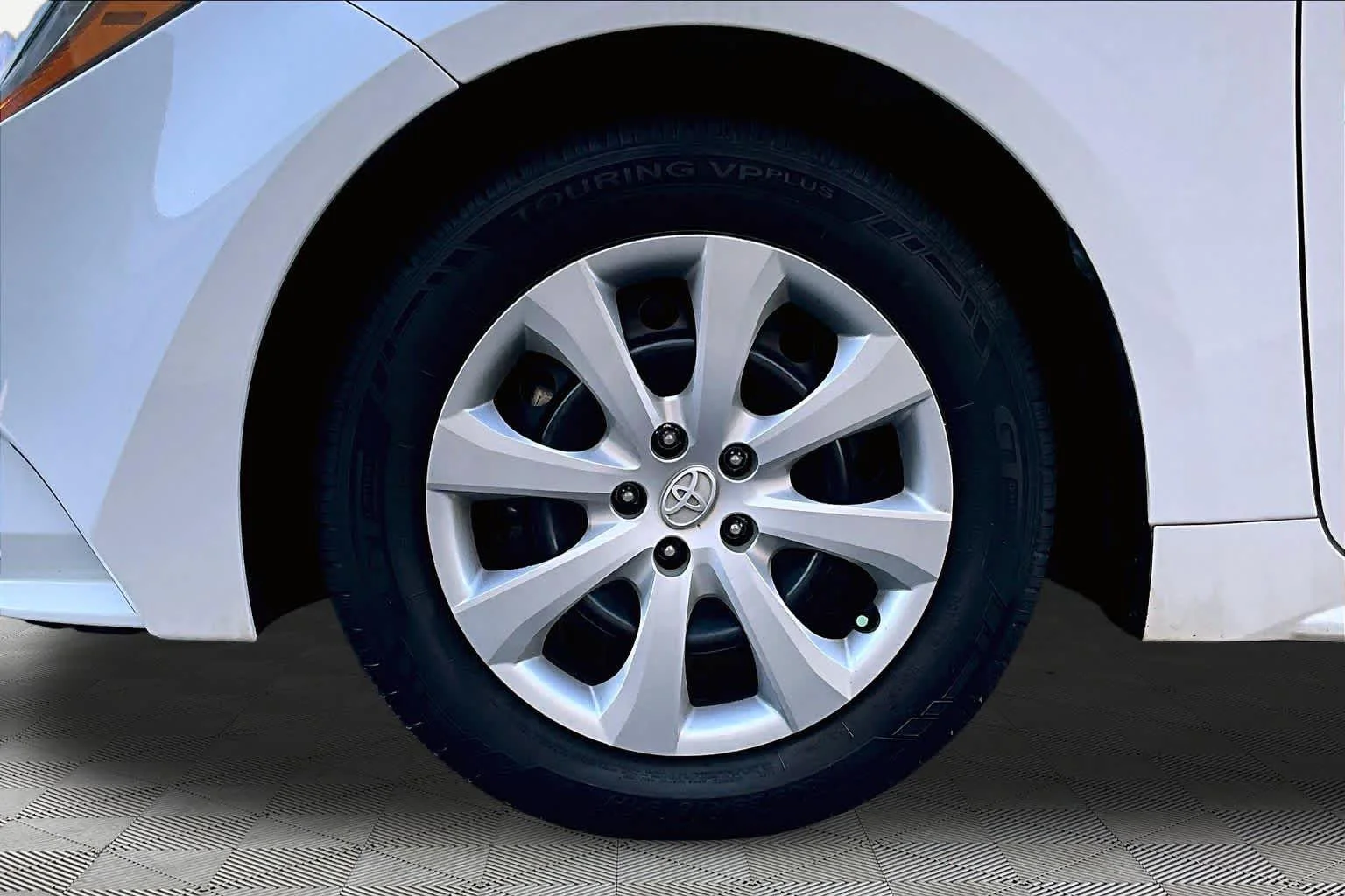Used 2024 Ice Cap Toyota LE image 11