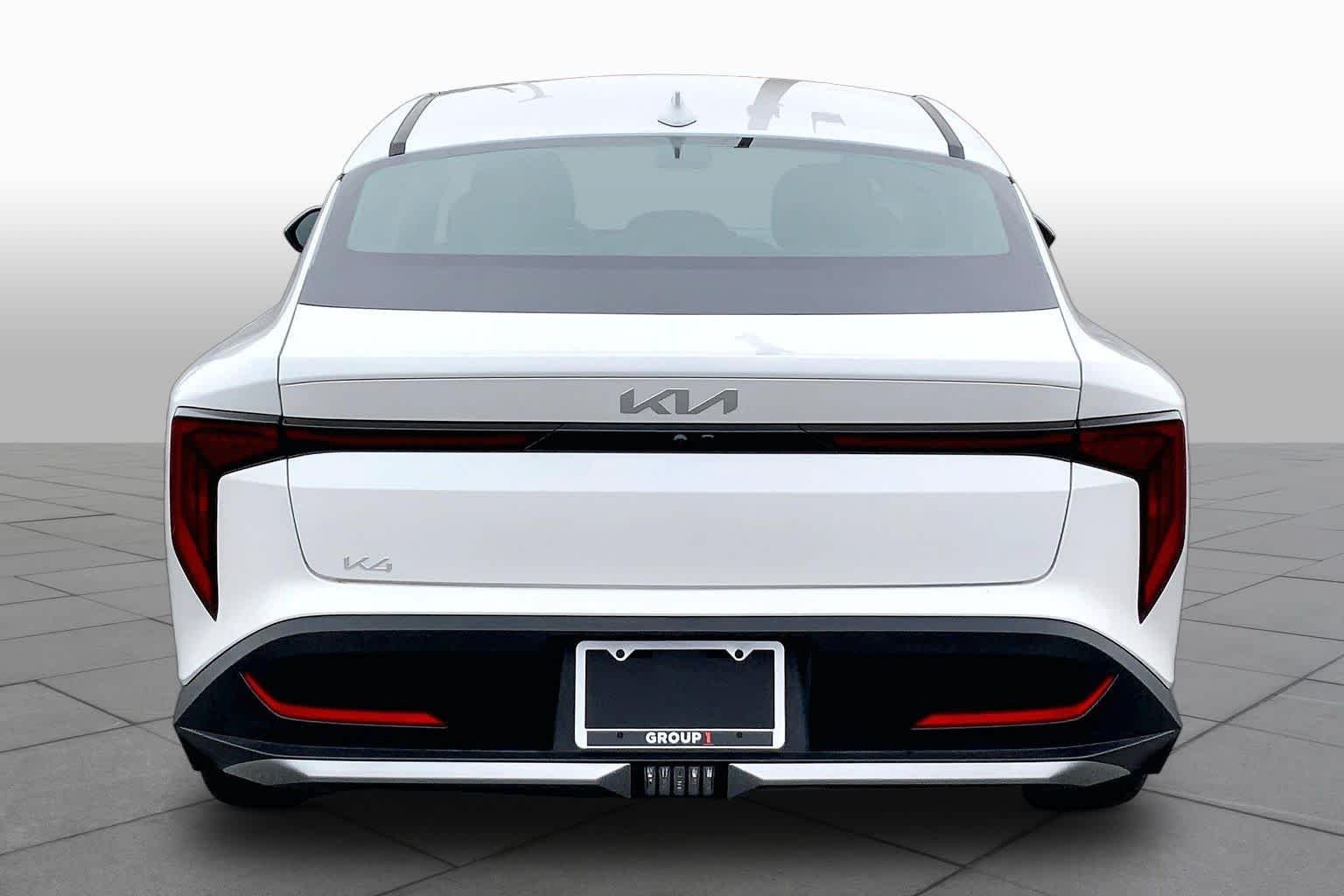 Used 2025 Snow White Pearl Kia LXS image 5