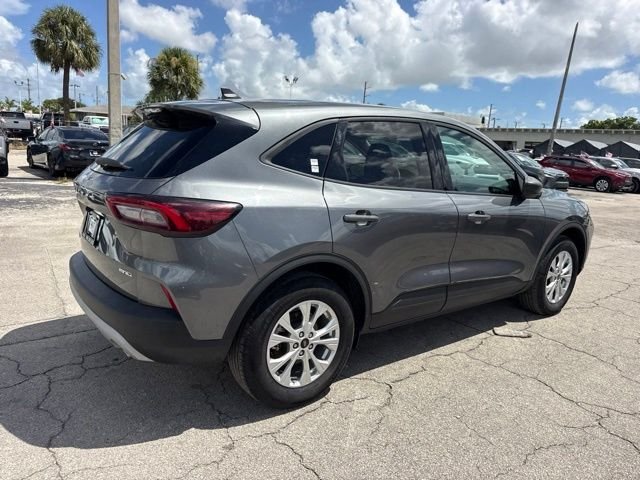 Used 2025 Gray Ford Active image 3